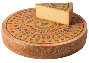 Сыр MARGOT FROMAGES Грюйер AOC твердый 49% жирности, кусок ~3кг